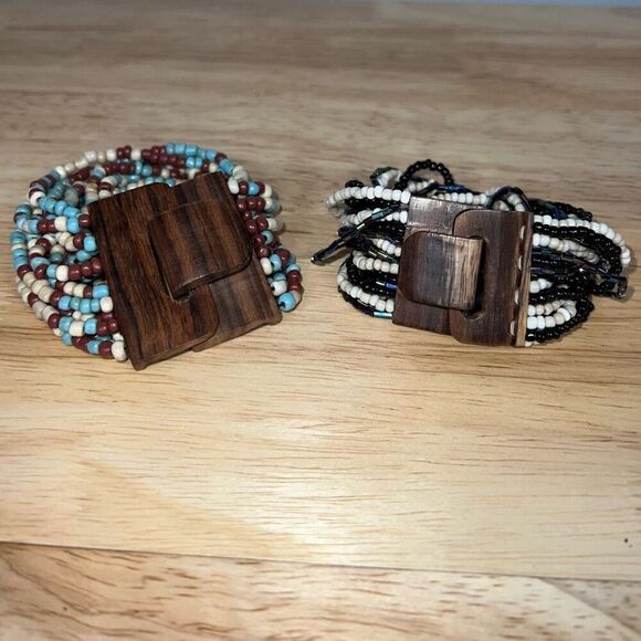 FREE w/ PURCHASE Multi Strand Seed Bead Bracelet, Vintage Wooden Hook Closure - Picture 5 of 5